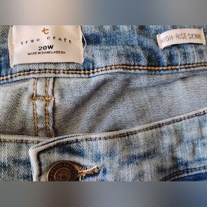 True Craft Women's Light Blue High-Rise Jeans